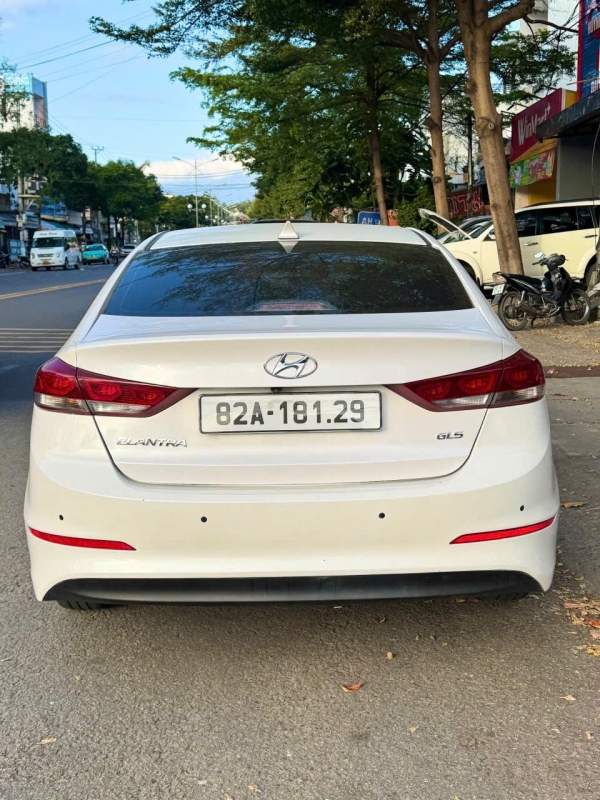 Bán xe HUYNDAI ELANTRA