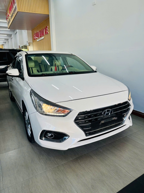 Bán xe HUYNDAI ACENT số sàn