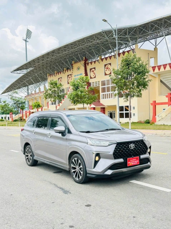 Bán xe Toyota Veloz Cross